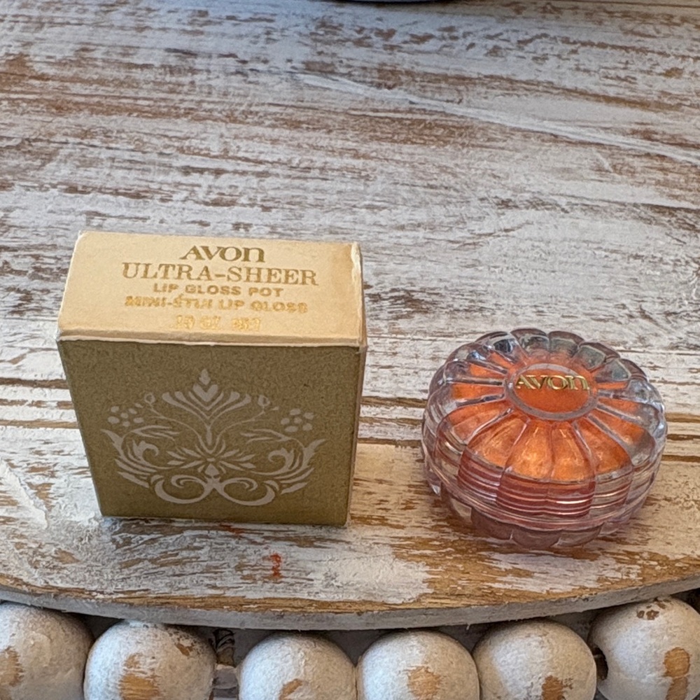 Vintage Avon Ultra-Sheer Lip Gloss Pot in Peach Frost
